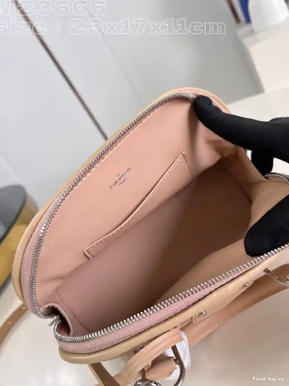 Frstbag ru VUITTON LOUIS Nano Alma 0529